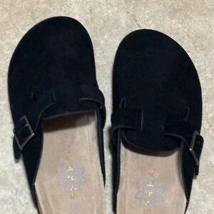 Serra clogs size 10